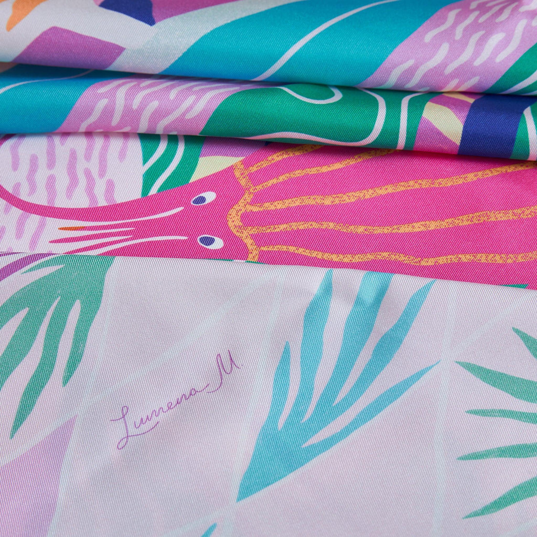 Dreaming under the Dubai sun (Candy) / Pocket square 35 - Lumena Maison