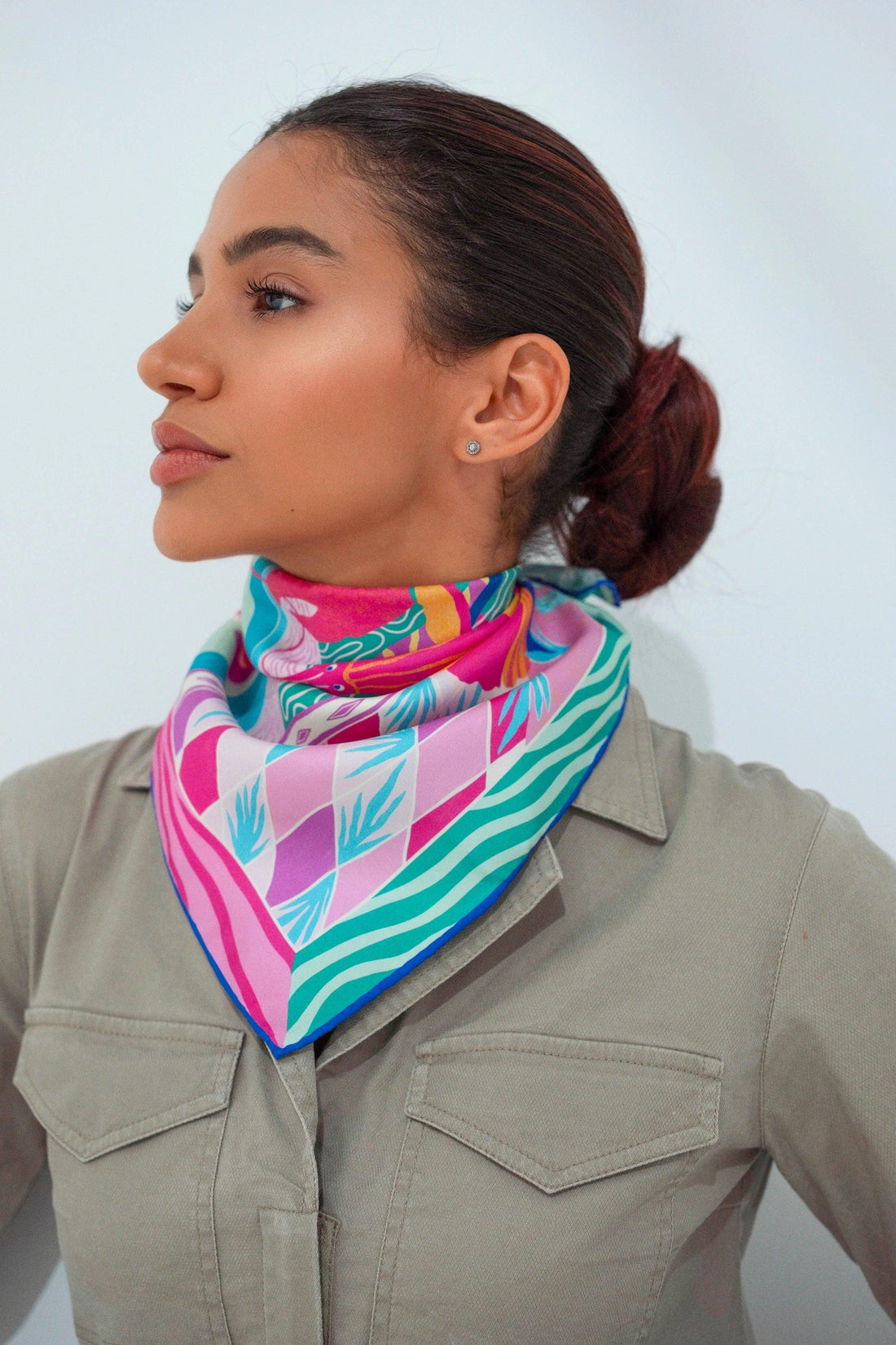 Dreaming under the Dubai sun (Candy) / Silk scarf - Lumena Maison
