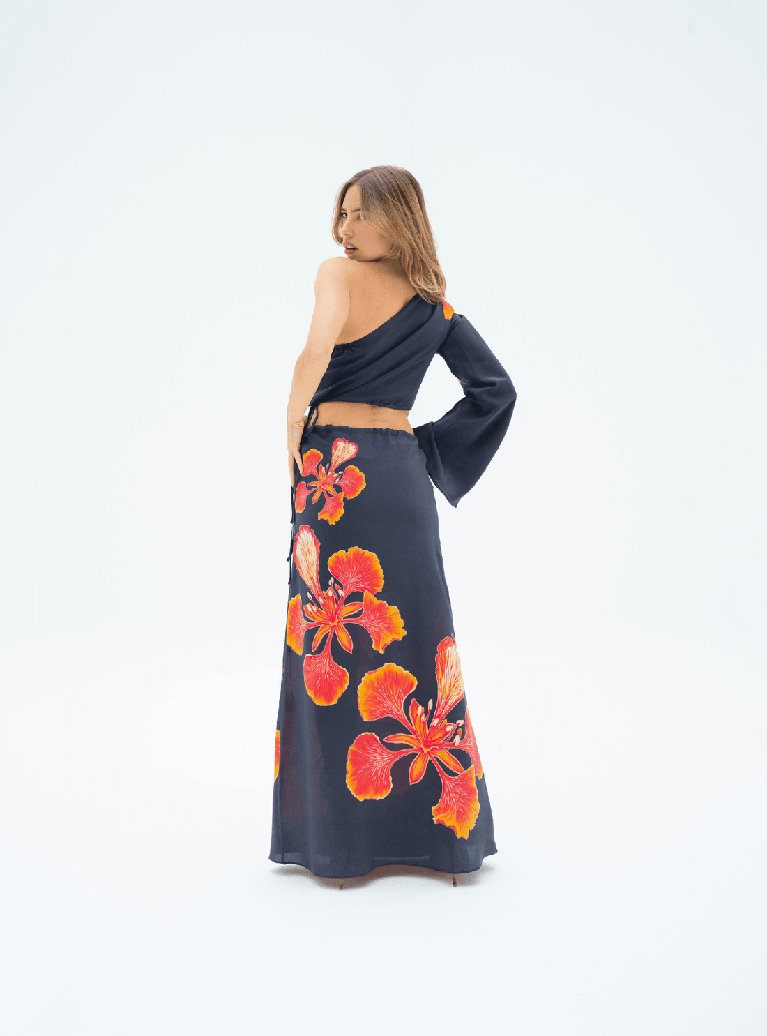 UAE Botanicals (Black) / Silk set with skirt - Lumena Maison
