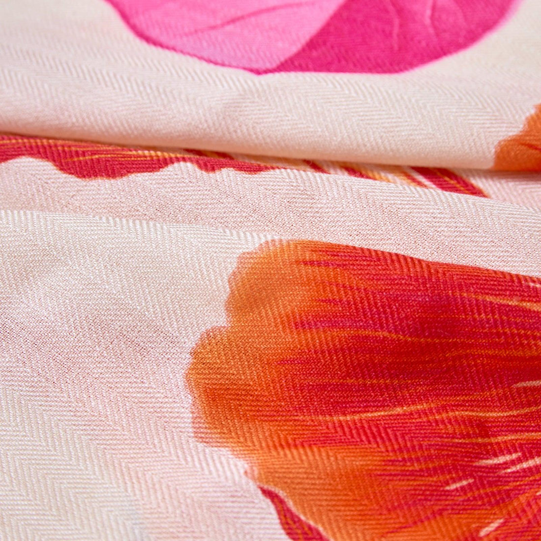 UAE Botanicals (Milky White) / Shawl - Lumena Maison