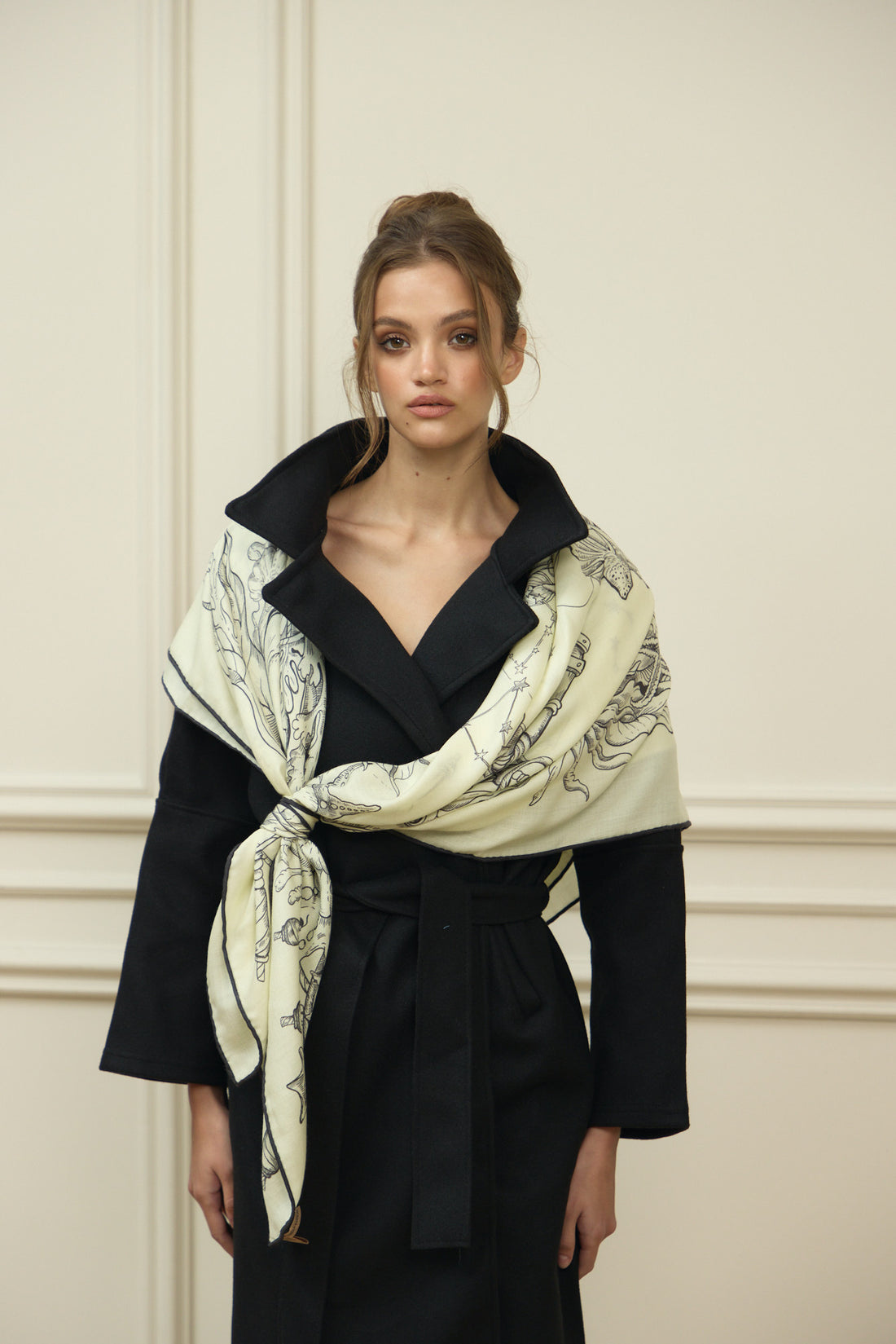 The Secrets of the Emirati Dhow (Ivory White and Charcol Black )/ Shawl