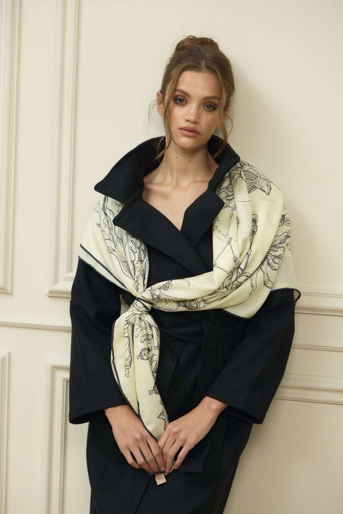 The Secrets of the Emirati Dhow (Ivory White and Charcol Black )/ Shawl