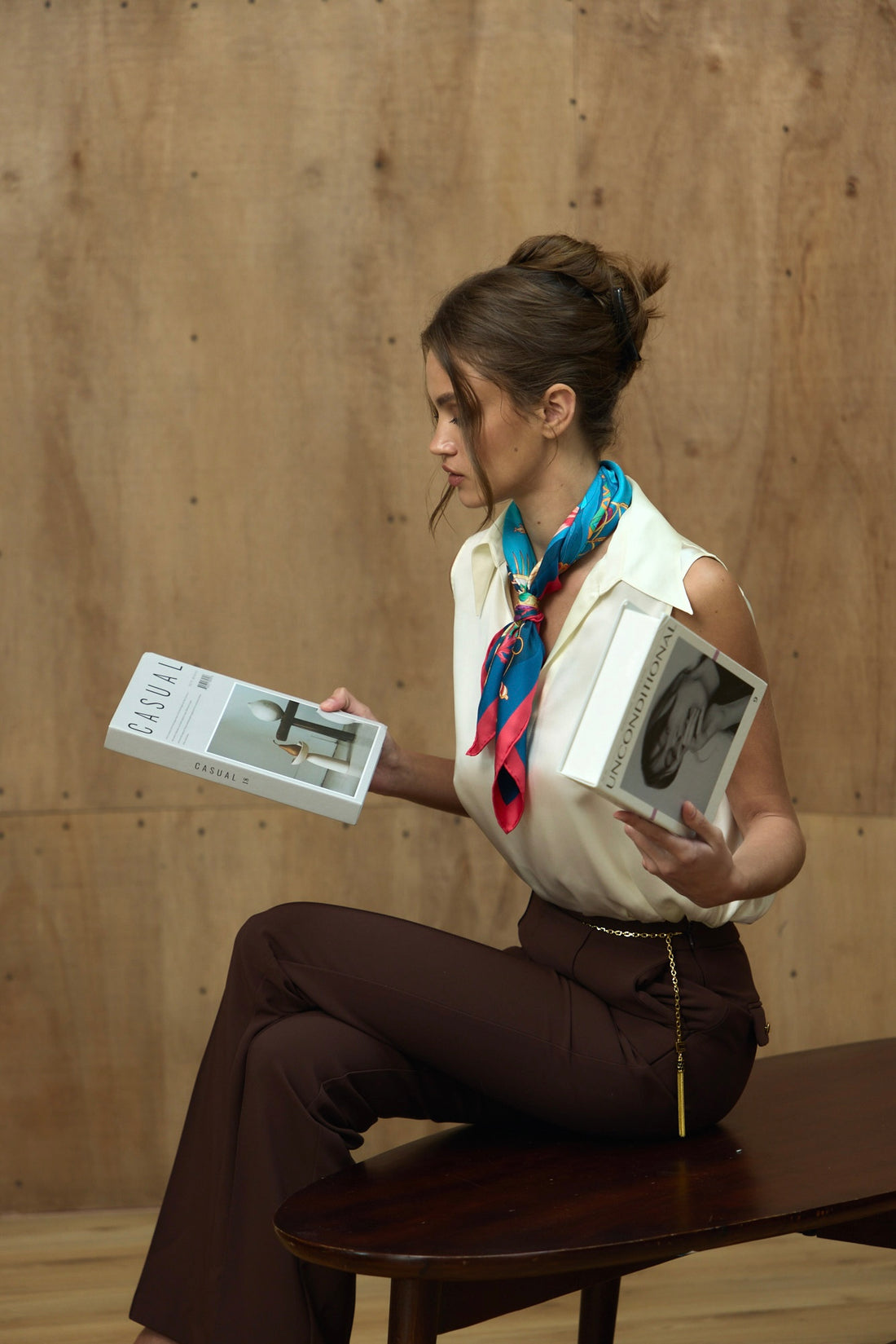 The Secrets of the Emirati Dhow (Navy Blue, Fuchsia)/ Silk Scarf