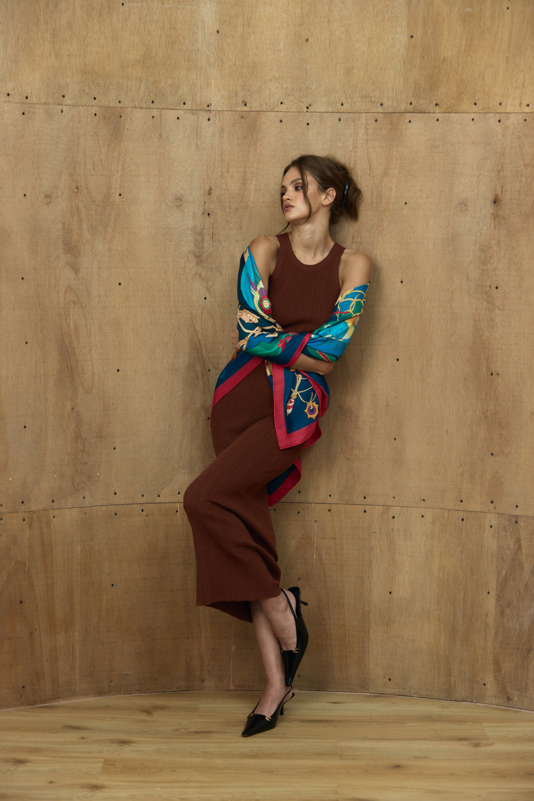 The Secrets of the Emirati Dhow (Navy Blue, Fuchsia)/ Shawl