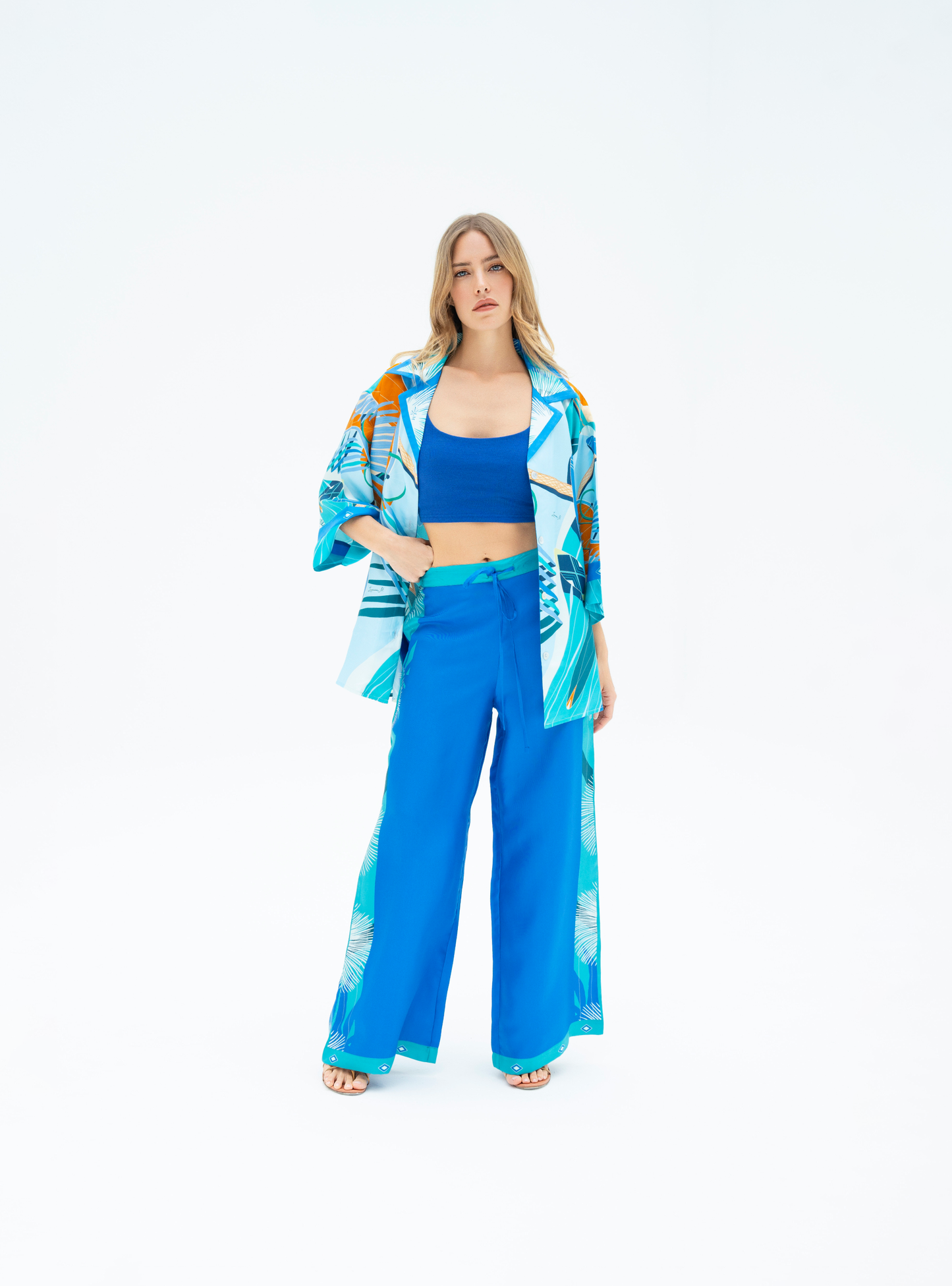 The Dubai Kite beach (Frosty Green) / Silk set with pants