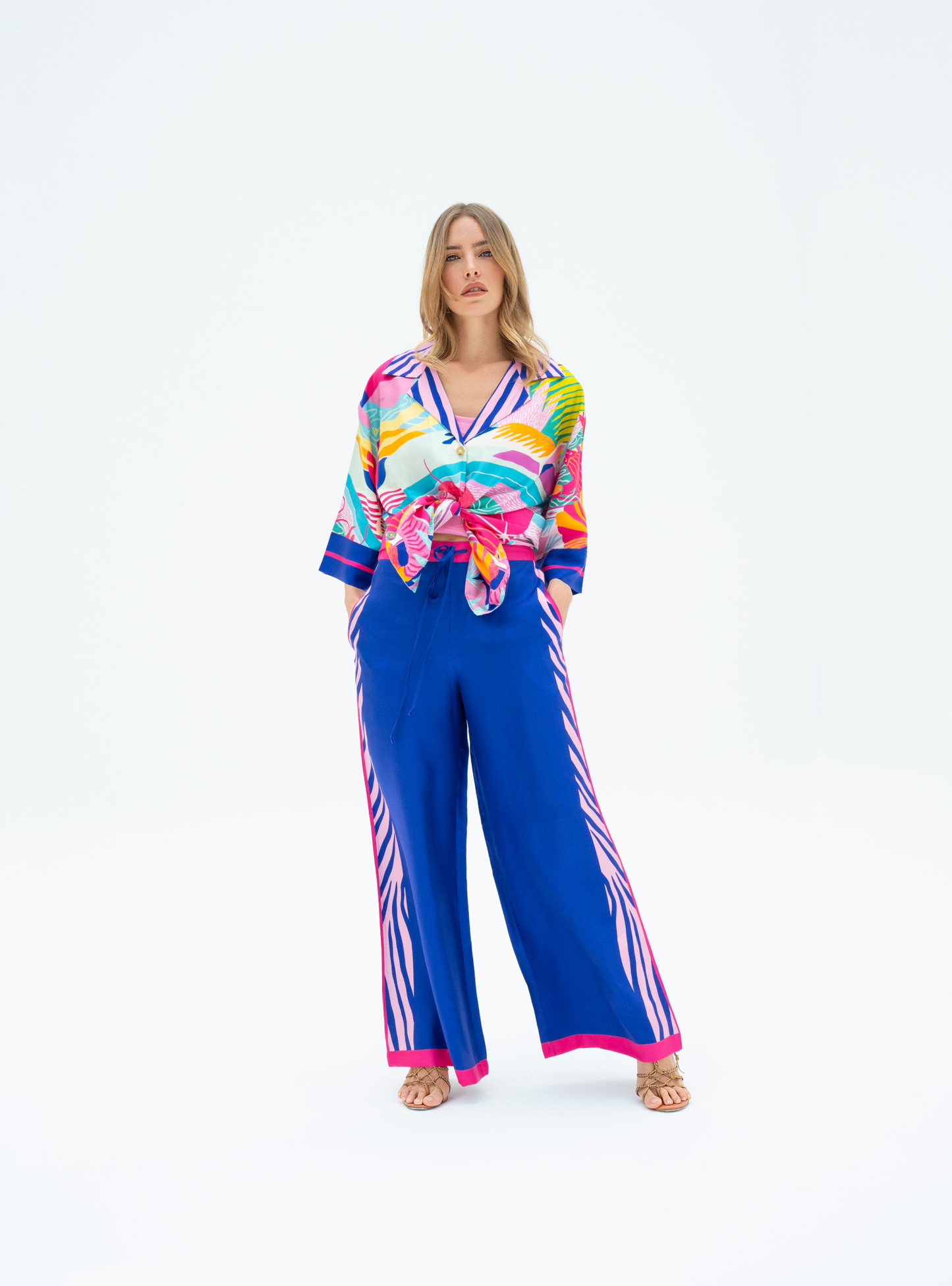 Dreaming under the Dubai sun (Candy) / Silk set with pants