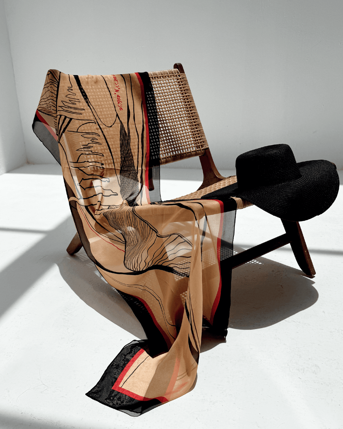 The Dubai skyline (Espresso Brown) / Pareo - Lumena Maison