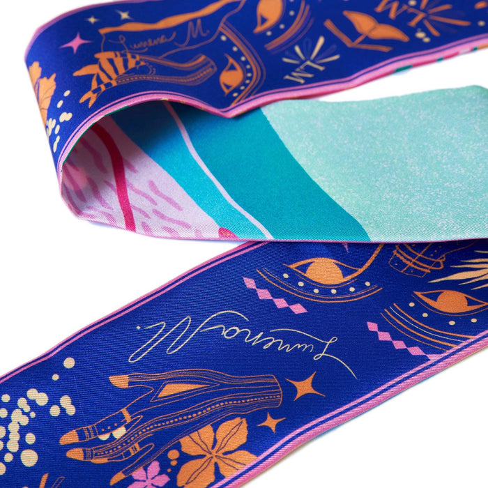 Dreaming under the Dubai sun (Candy & Midnight Blue/Mandarine Orange second side) / Silk twilly scarf - Lumena Maison