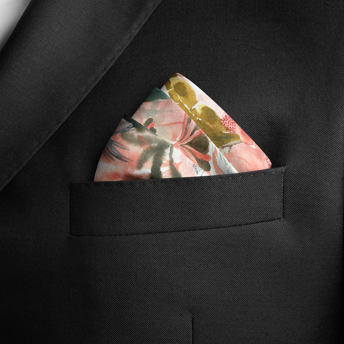 The Mystery of The Emirati Royal Gardens (Peach Pink) / Pocket square 35