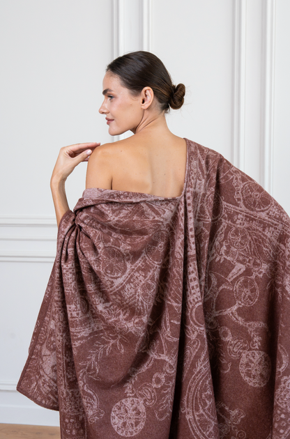 Poncho/Cape The Abu Dhabi Heritage (Dust Rose Brown)