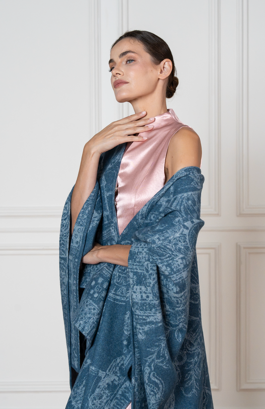 Poncho/Cape The Abu Dhabi Heritage (Azure Blue)